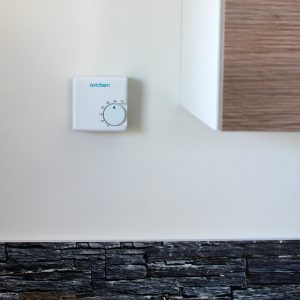 Thermostat analogique fixé au mur 103951